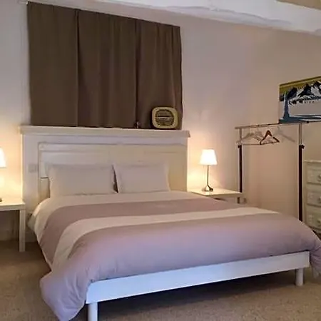 Couette-café Relais De Chasse La Chaignaie 3*
