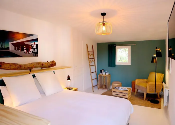 Relais De Chasse La Chaignaie 3*